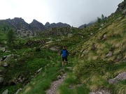 65 Sguardo indietro al Monte Pascaniello (2076 m) 